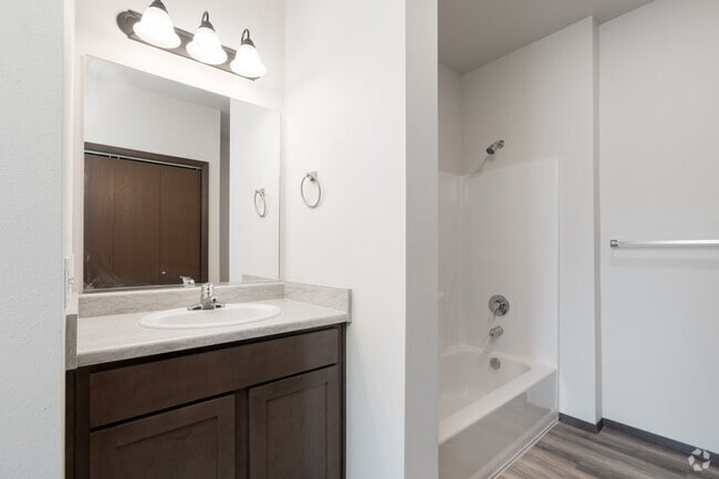 1BR, 1 BA - 741SF - Carnahan West