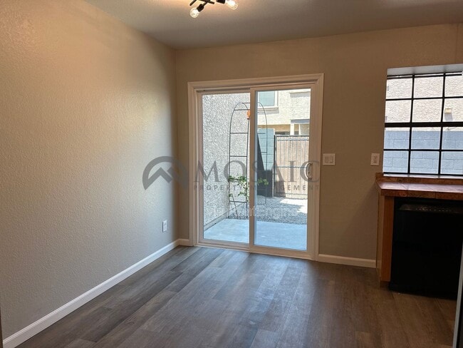 Foto del edificio - 3491 N Arizona Ave