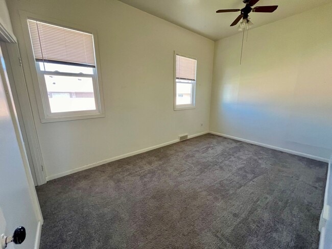 Building Photo - Pet friendly 4 bedroom, 2 bath home