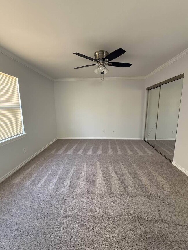 Foto del edificio - Come see this cute 2B House in a great location