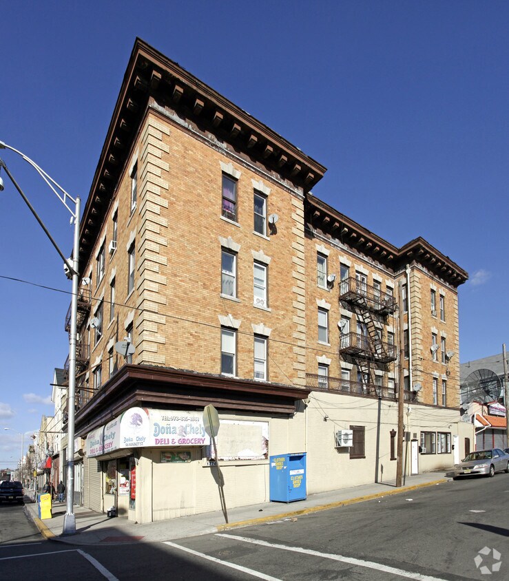 Primary Photo - 36 Bergen St
