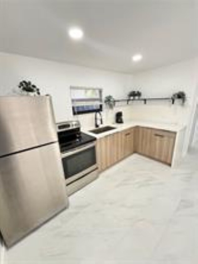 Foto principal - 1120 NE 17th Ave