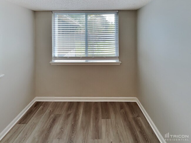 Foto del edificio - 1729 Farm Way