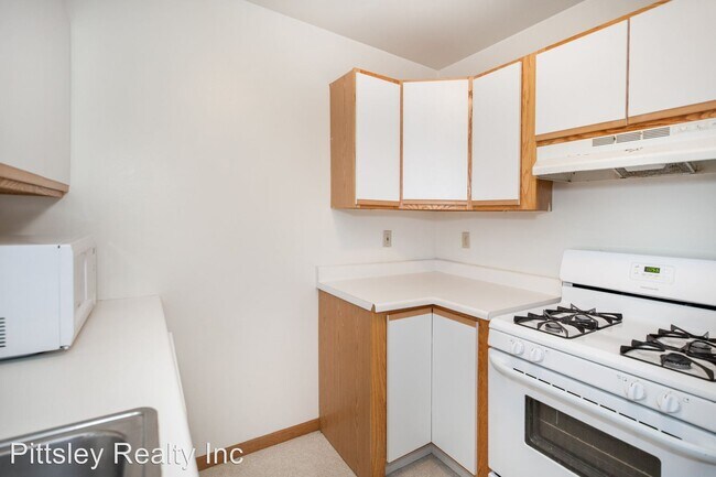 Foto del edificio - 2 br, 2 bath Apartment - 815 Fotis Drive