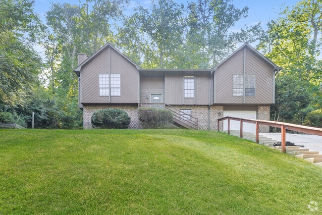 Building Photo - 5553 San Marcos Dr