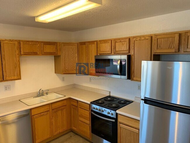 Building Photo - 960 S Dawson Way