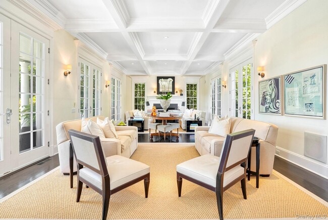 Building Photo - 10 Horse Meadow Ln