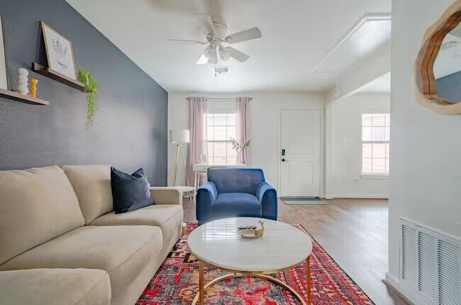 Foto del edificio - 1912 Arbor St