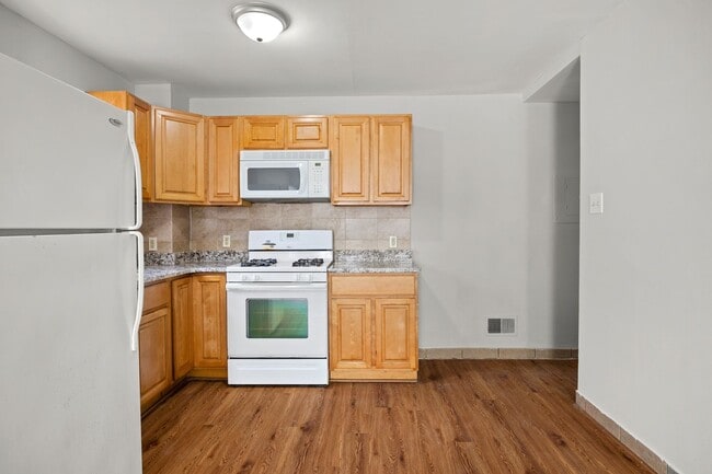 Building Photo - 4831 Longshore Ave