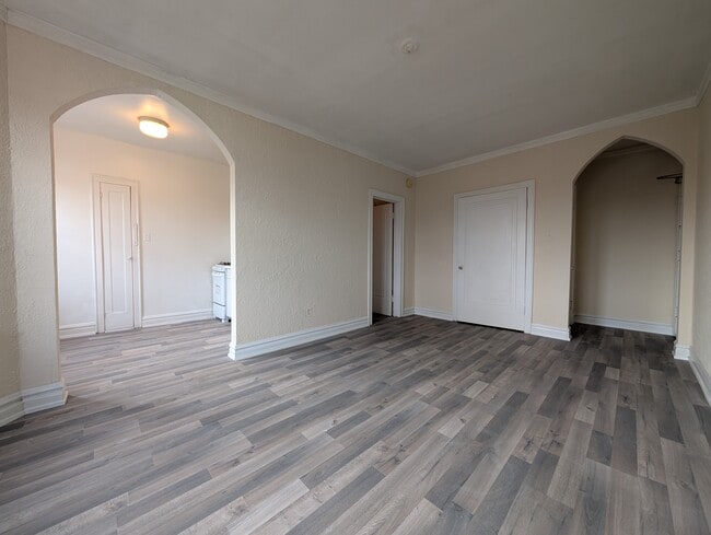 Building Photo - 4831 N Damen Ave