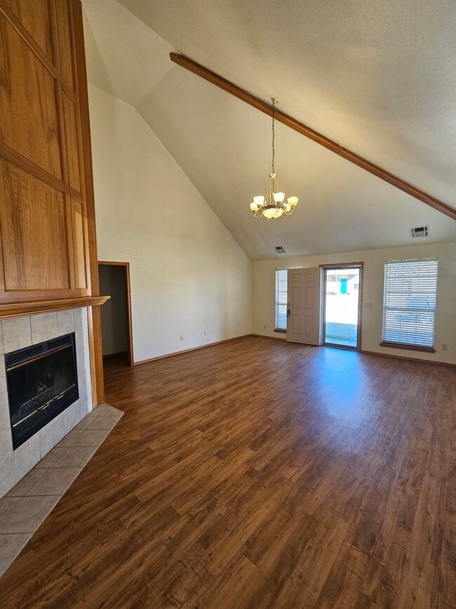 Photo - (3) Bed/(3) Bath in Moore Available NOW!! House