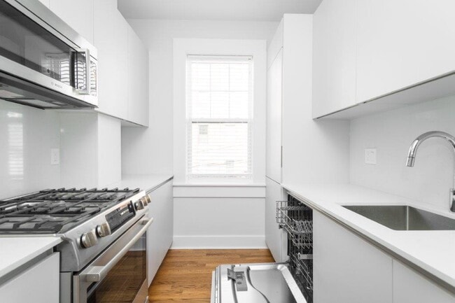 Photo - 18 Forest St Apartment