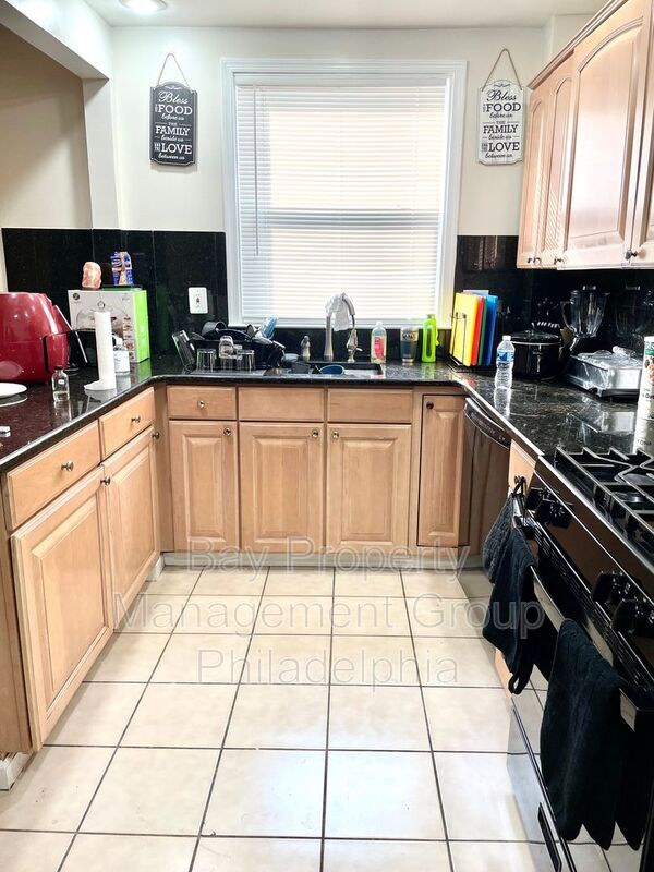 Foto del edificio - 1313 Woodland Ave