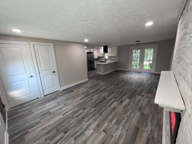 Building Photo - 3042 Humphries Hill Rd