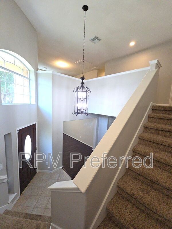 Foto del edificio - 2518 Hidden Park Ln