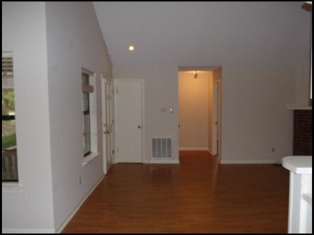 Building Photo - 16 Woodlore Cir