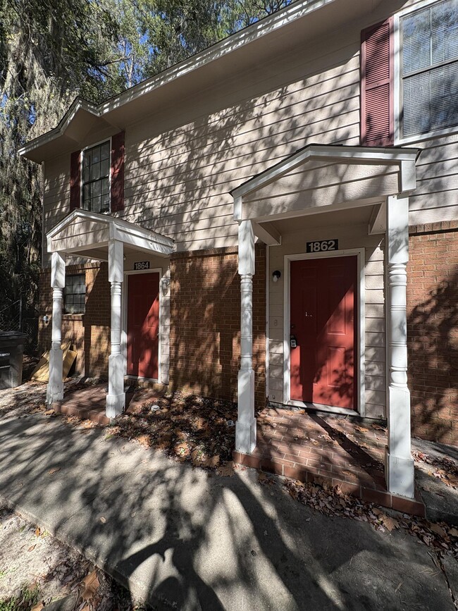 Building Photo - 1862 Sylvan Ct