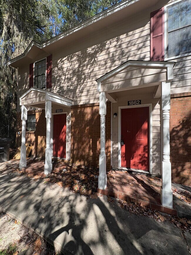 Foto del edificio - 1862 Sylvan Ct