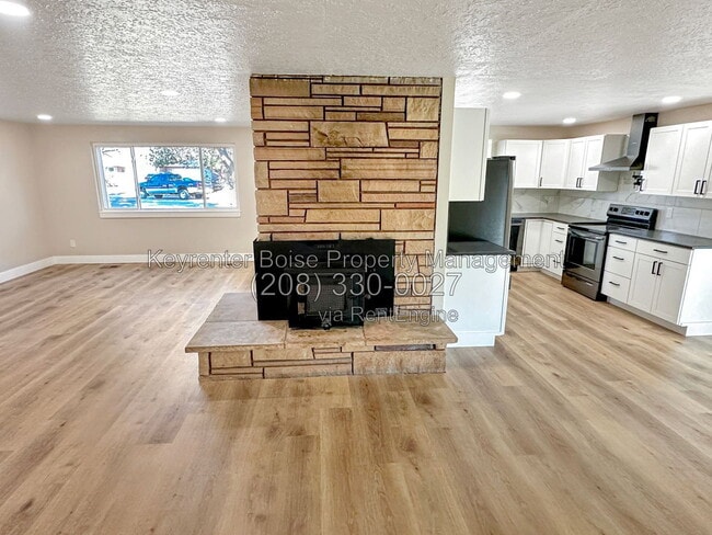 Building Photo - 8605 W Winchester Dr