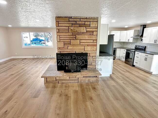 Foto del edificio - 8605 W Winchester Dr