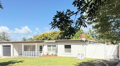 Building Photo - 1760 Tee Dee Ln