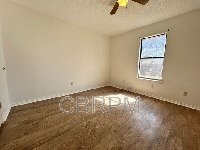 Building Photo - 2305 92nd St