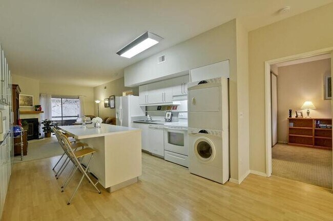 Building Photo - 1850 Tradan Dr