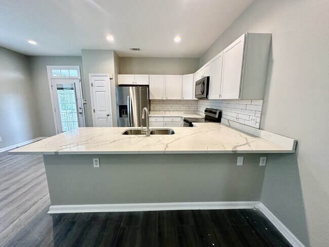 Foto del edificio - Newly Updated Three Bedroom Home in Westbury Park!