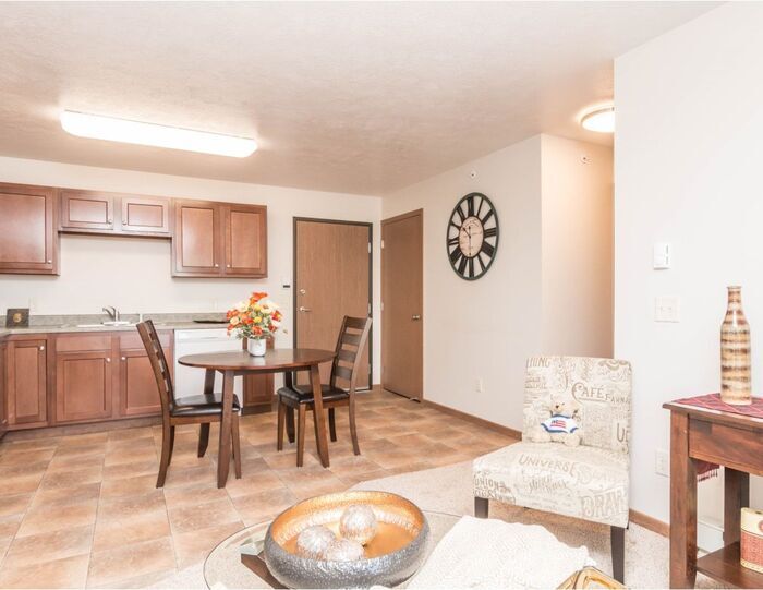 Primary Photo - 1632 S Doodler Dr