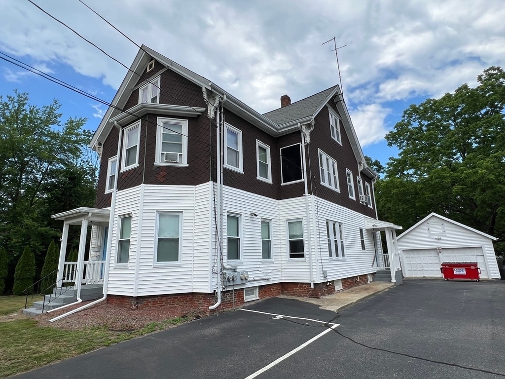 Primary Photo - 303 Washington St