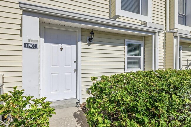 Building Photo - 11906 Cypress Hill Cir