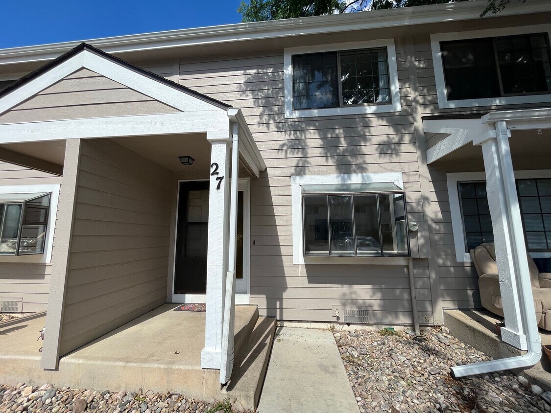 Foto principal - 2924 Ross Dr