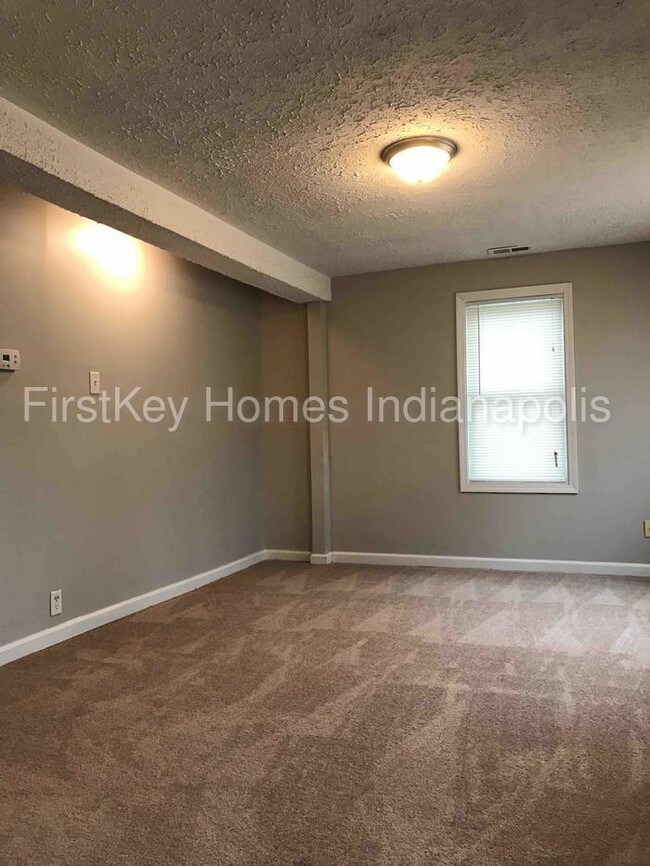 Building Photo - 1736 N Somerset Ave