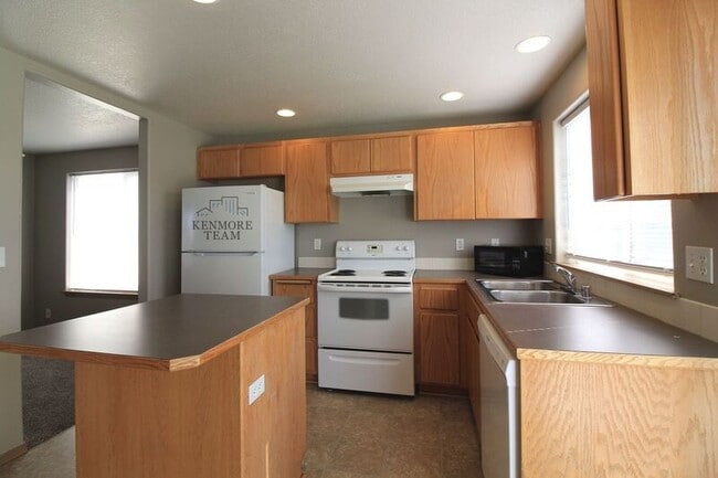 Building Photo - 8708 Overland Ct