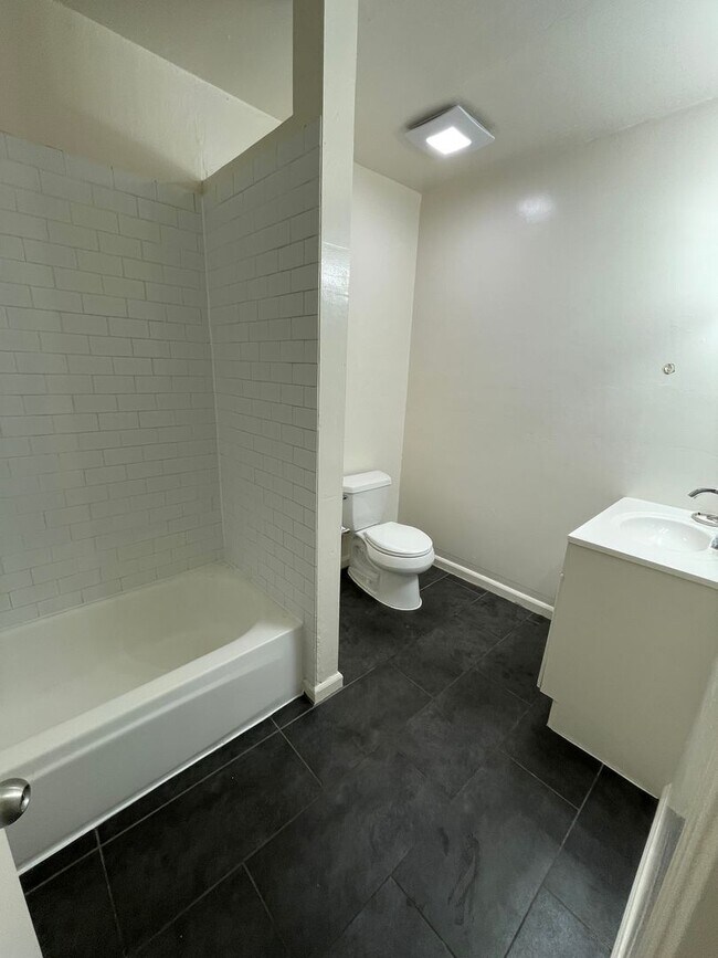 Building Photo - 1220-1222 30th