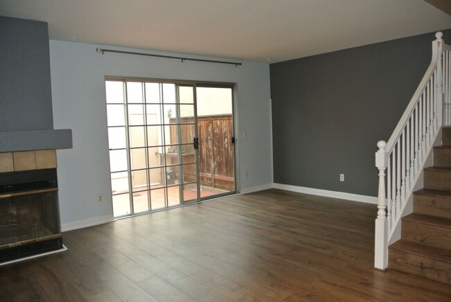 Foto del edificio - 2Bed/2.5Bath Townhome in the Charlemont Co...