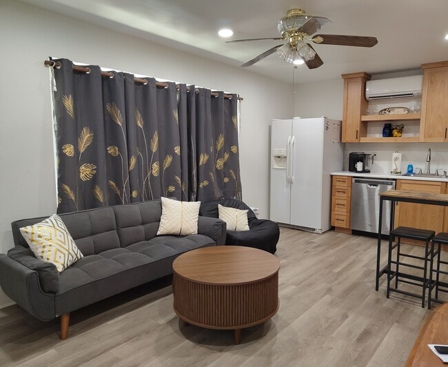 Living/Kitchenette - 1671 Lisbon Ln