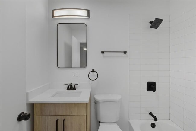 Building Photo - 7358 N Winchester Ave