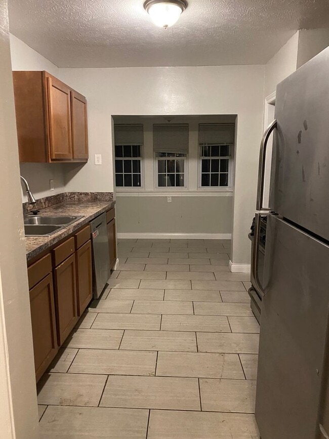 Foto del edificio - 2 bed 1 bath South Euclid rental