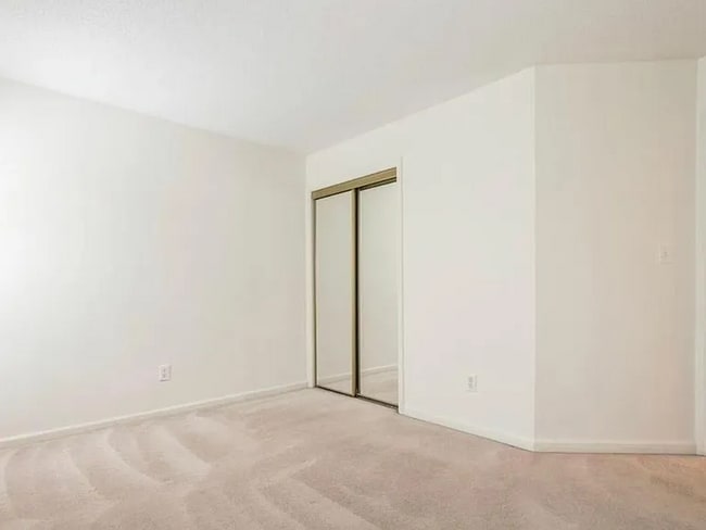 Building Photo - 2200 Mountain Mist Ct