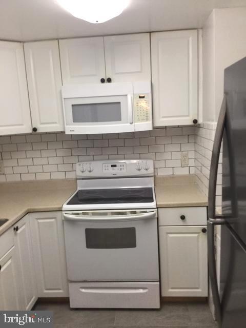 Foto del edificio - 6300 Stevenson Ave
