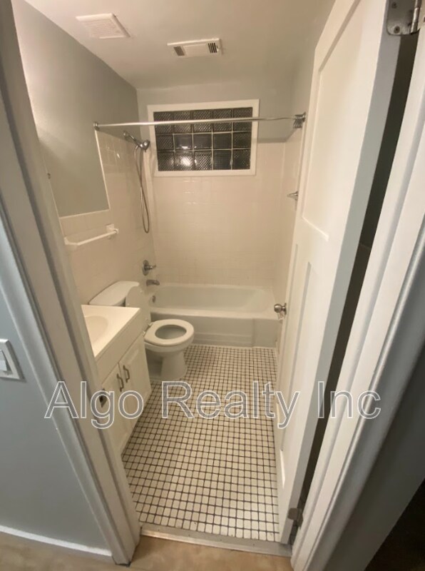 Foto del edificio - 4029 2nd St NE