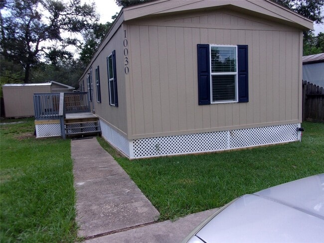 Building Photo - 10030 Cedar Landing Dr