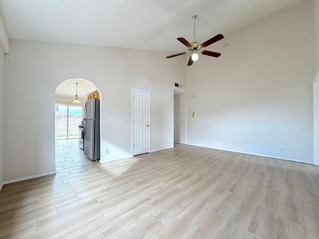 Foto del edificio - East El Paso 2bed/2Bath Duplex!