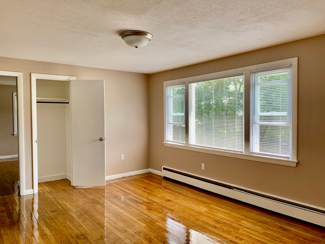 Primary Photo - 25 Walker Avenue Ext