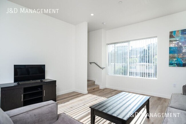 Foto del edificio - 3333 Reynard Way
