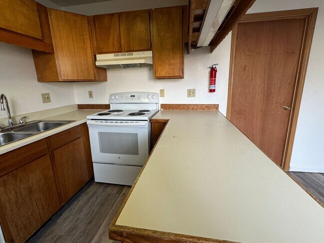 Foto del edificio - 1 BD, 1 BA Apartment Nestled Back on a Cul-de-Sac