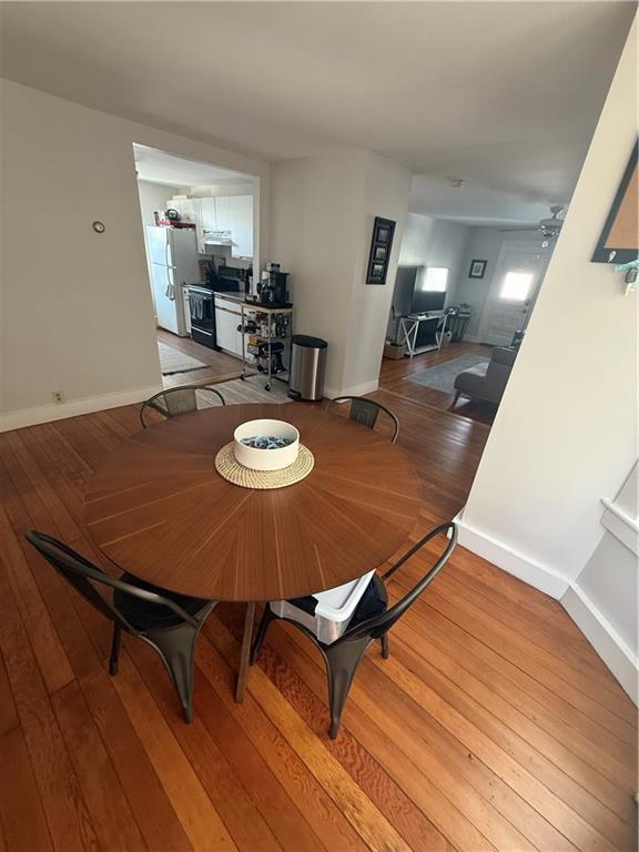 Foto del edificio - 9 1/2 W Narragansett Ave