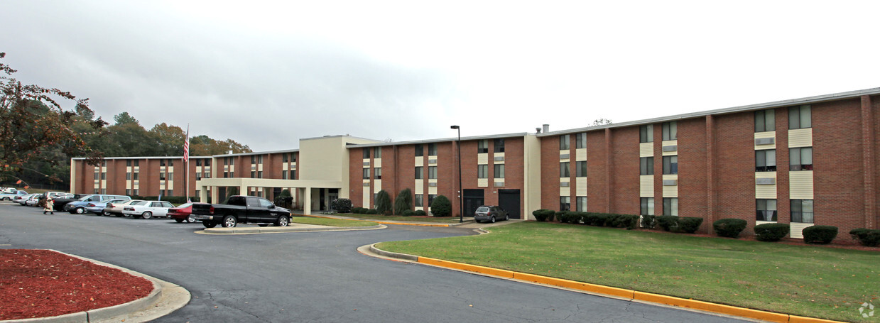 Primary Photo - The Ledges Apartments