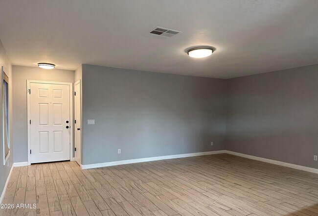 Foto del edificio - 1401 S 228th Ln